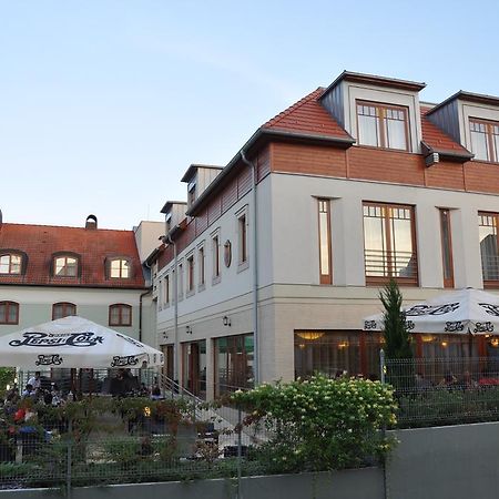 Hotel Harom Gunar Kecskemét Exteriör bild