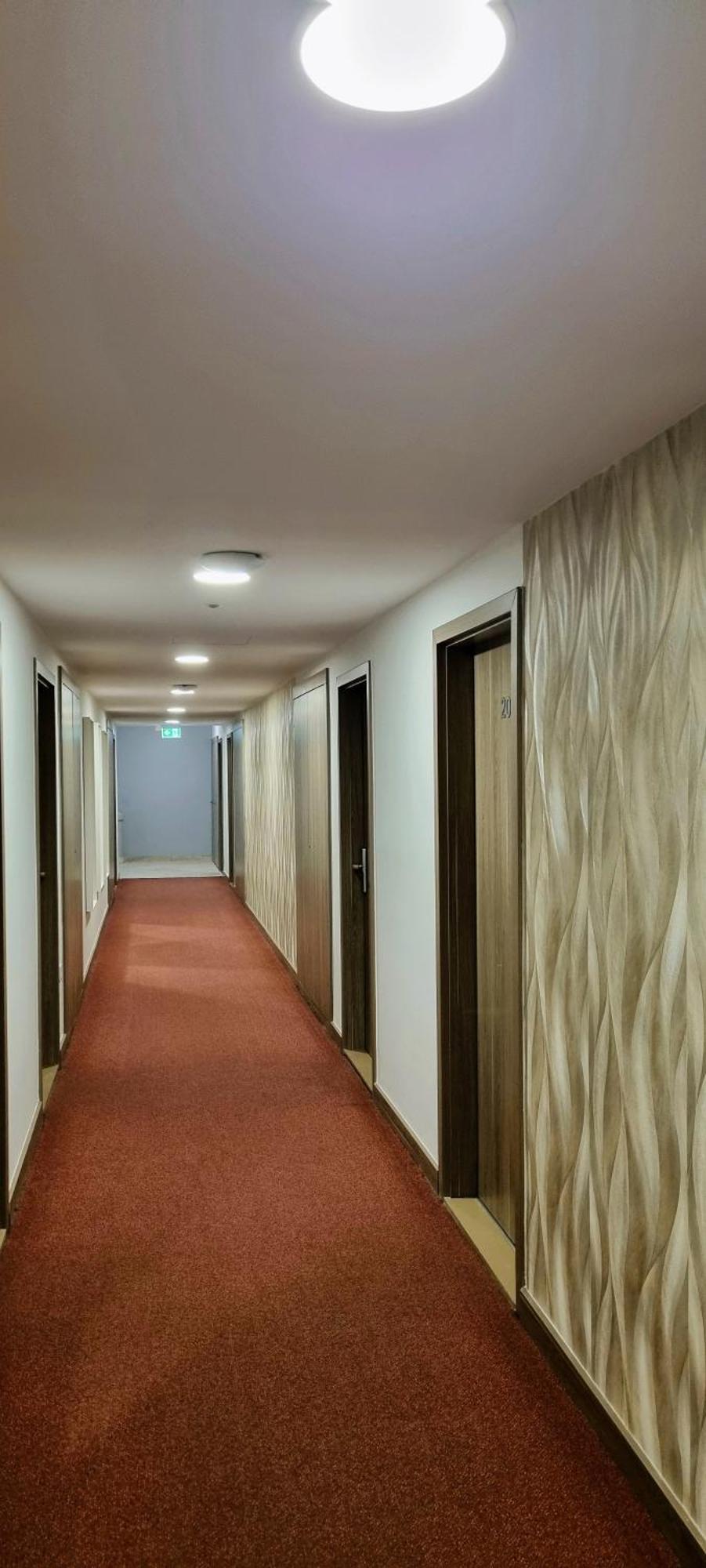 Hotel Harom Gunar Kecskemét Exteriör bild