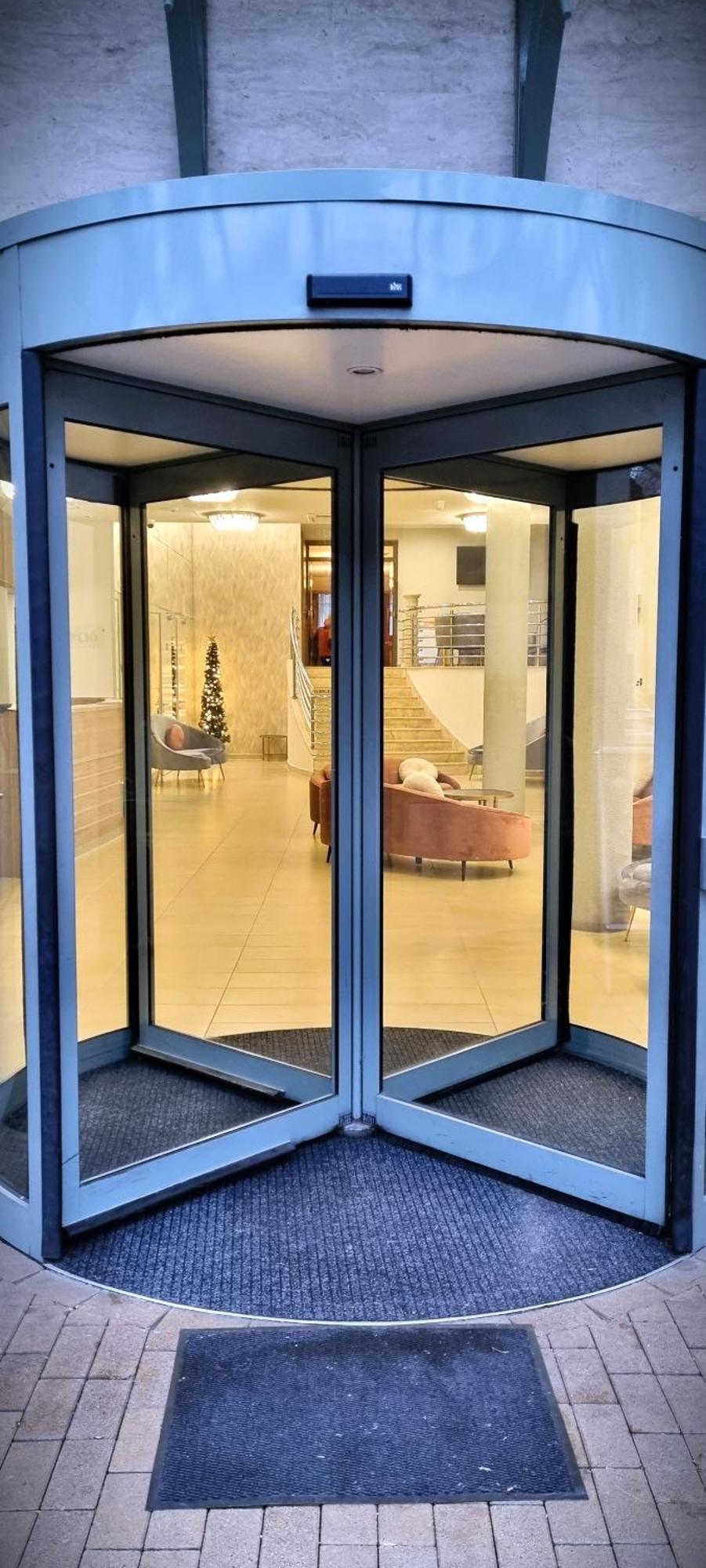 Hotel Harom Gunar Kecskemét Exteriör bild