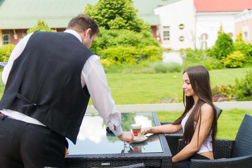 Hotel Harom Gunar Kecskemét Exteriör bild